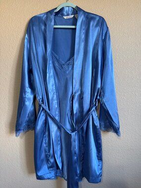 Delicates Lace Trim Blue Satin Chemise And Robe Peignoir Set Size L NWT